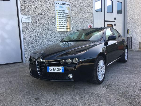 Alfa Romeo - 159