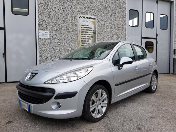 Peugeot - 207